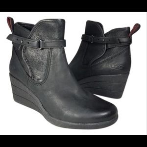 UGG EMALIE Zip wedge leather boots